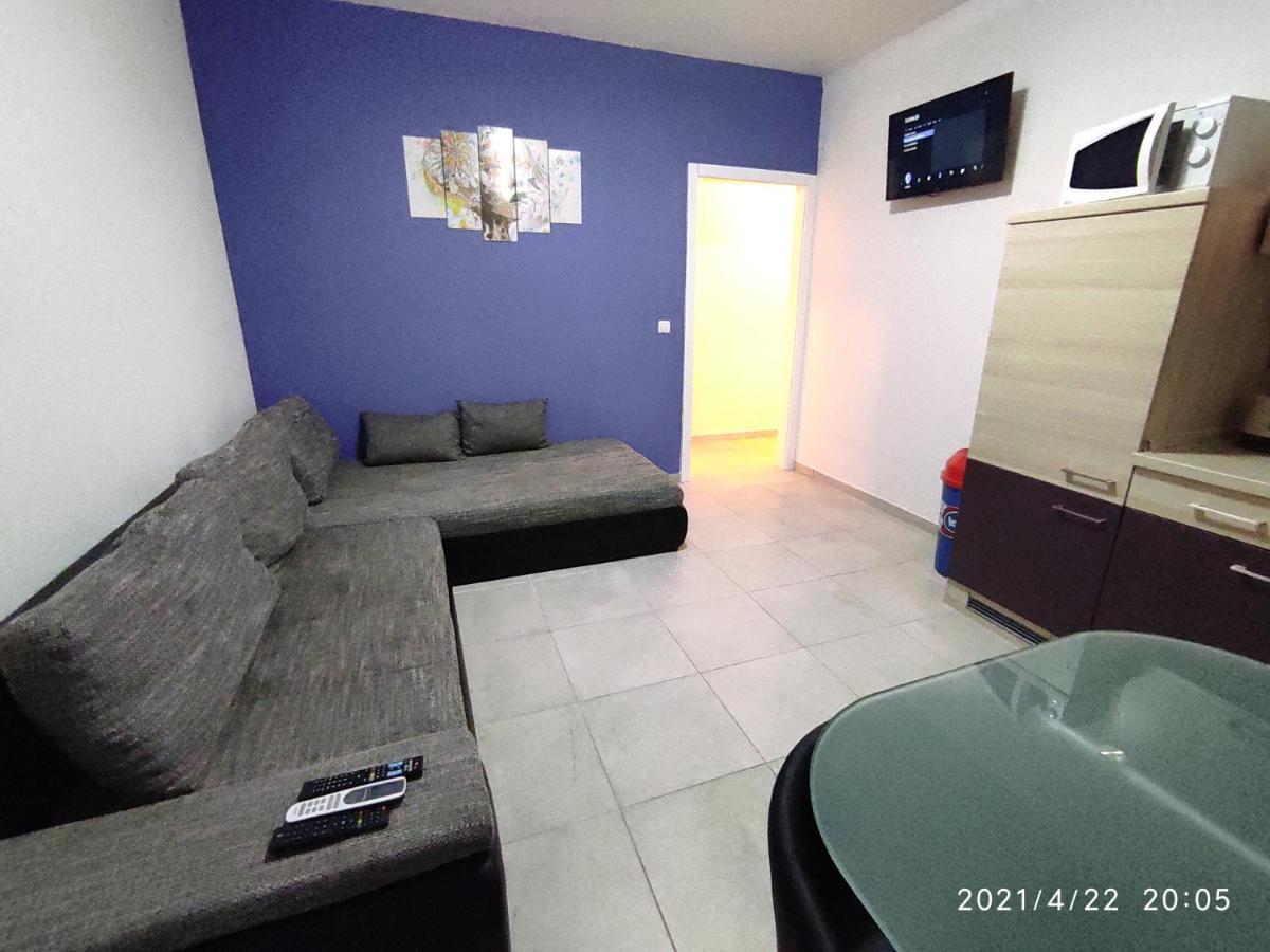 Apartmani QUATTRO Starigrad Paklenica Esterno foto
