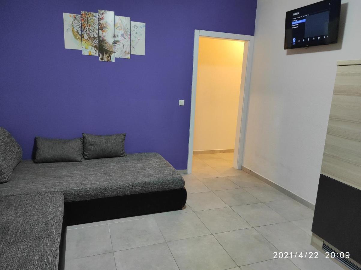 Apartmani QUATTRO Starigrad Paklenica Esterno foto