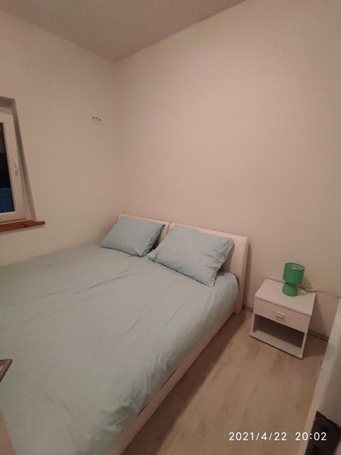 Apartmani QUATTRO Starigrad Paklenica Esterno foto