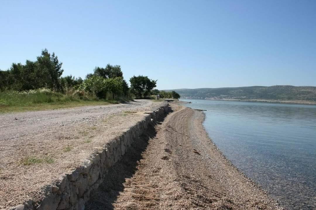 Apartmani QUATTRO Starigrad Paklenica Esterno foto